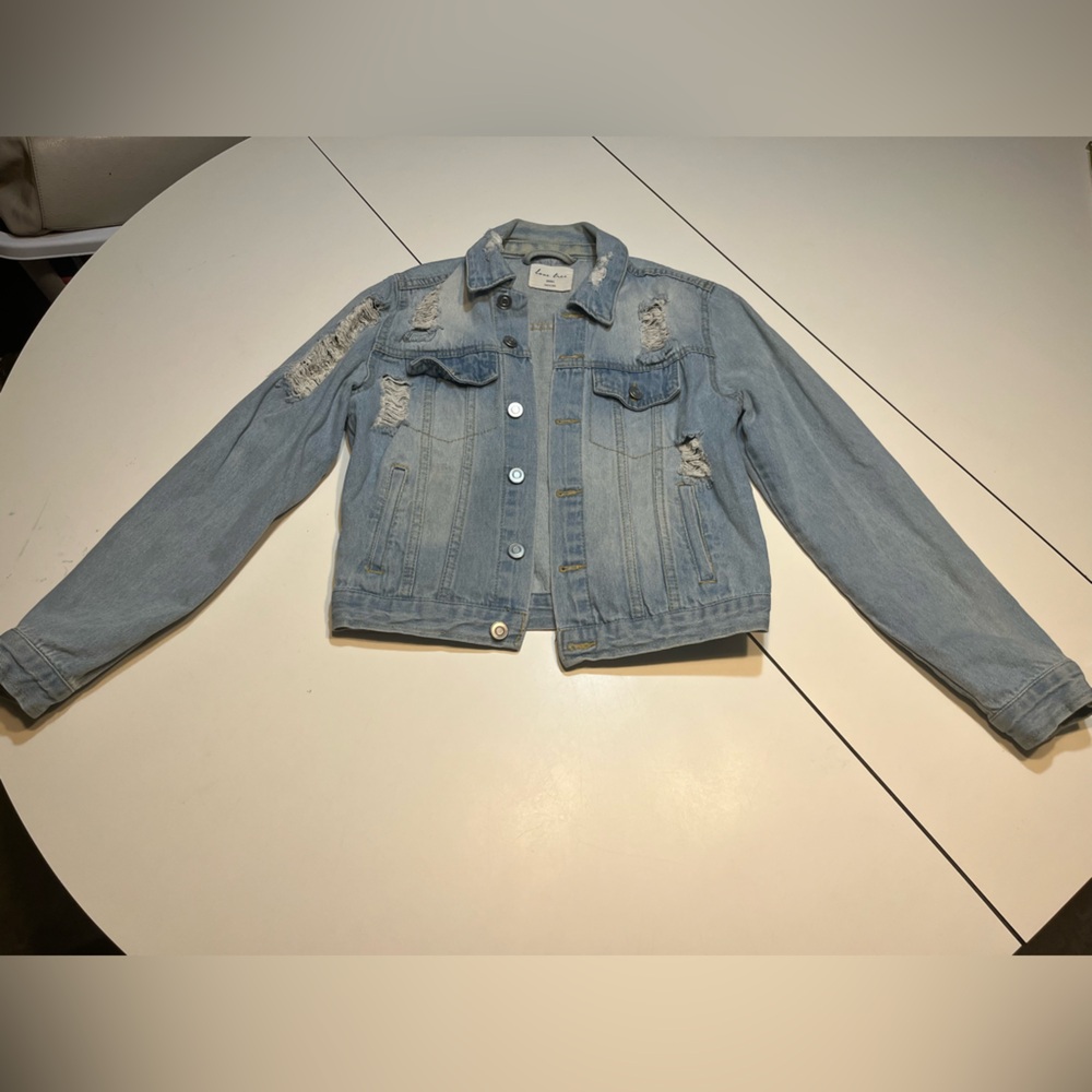 Love Tree small light denim button down jacket distressed spring jean jacket